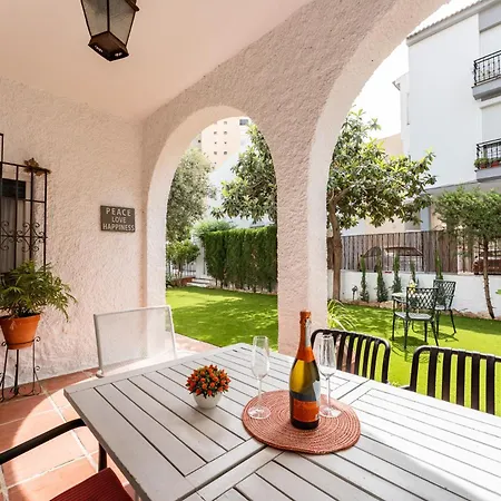Malagasuite Cipres House & Garden Dom wakacyjny